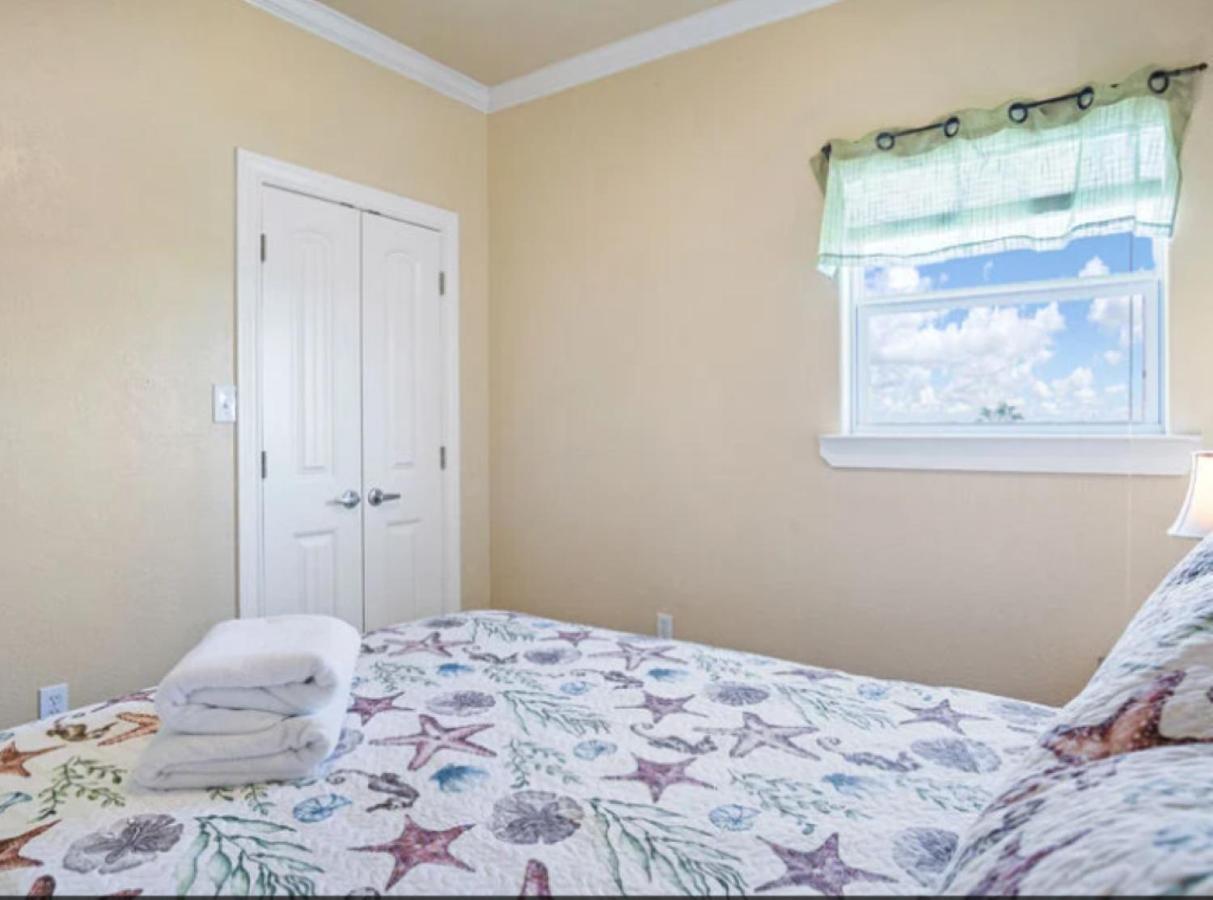 Fancy Nancy 2 Min Walk To Beach, Lyft, Pet-Friendly Bolivar Peninsula Exterior photo